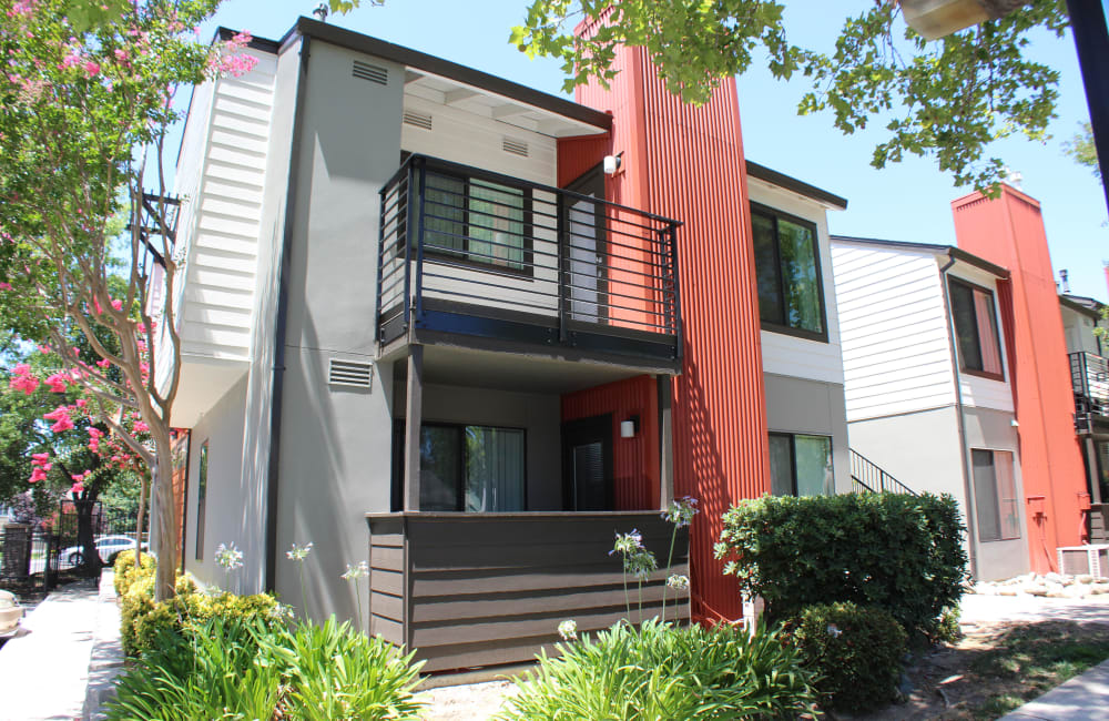 Eclipse 96 apartments in Fair Oaks, CA