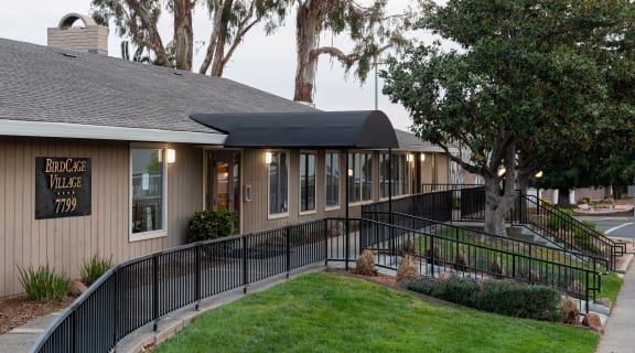 Birdcage Village apartments in Citrus Heights, CA