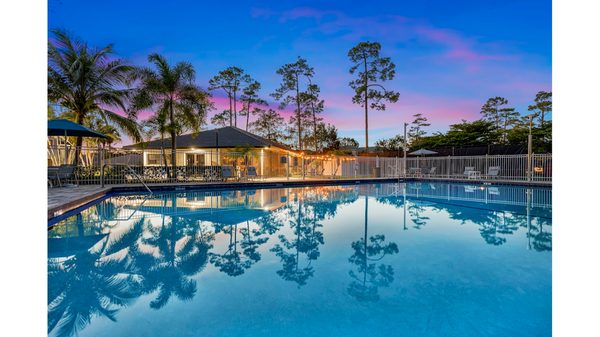 Palm Court at Wellington apartments in Wellington, FL