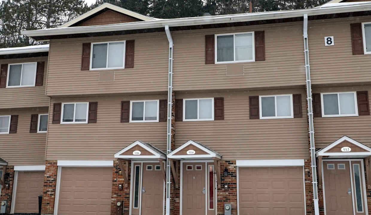 Parkedge Townhouses apartments in Utica, NY