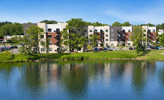 Panton Mill Station apartments in Elgin, IL