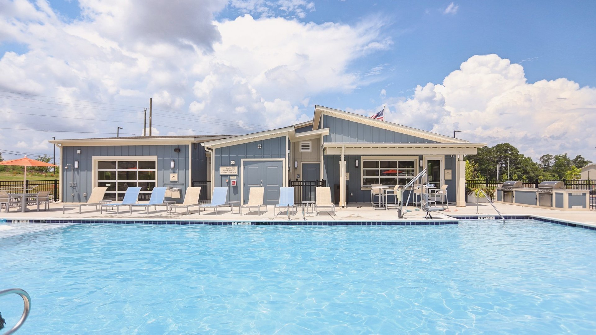 Authentix South Elgin apartments in Elgin, IL