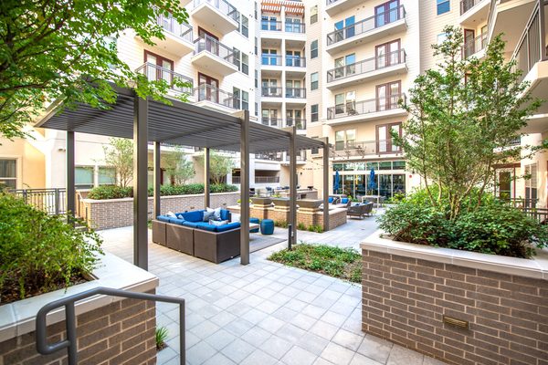 Howell Uptown apartments