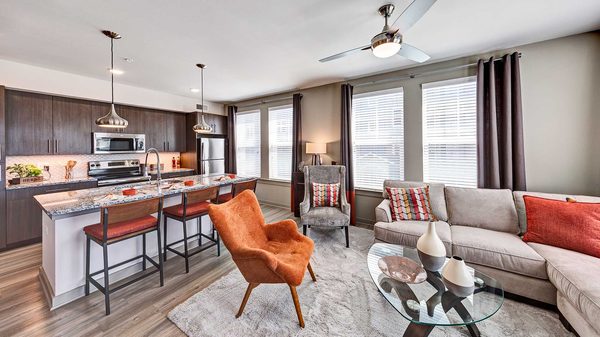 North 680 apartments in Schaumburg, IL