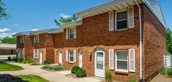 The Arbors at Eastland apartments in Bloomington, IL