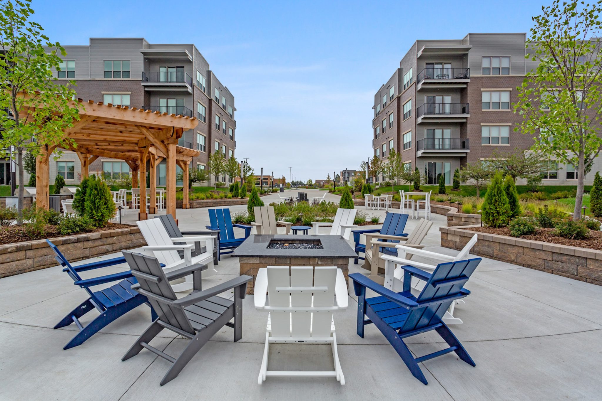 Watermark at the Grove apartments in Elgin, IL