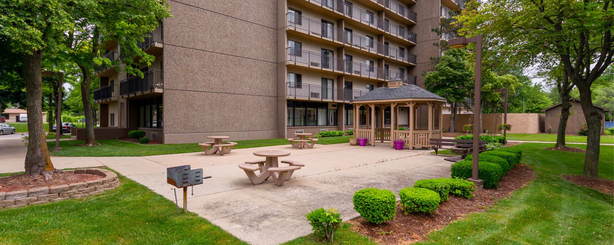Burton Place apartments in Burton, MI