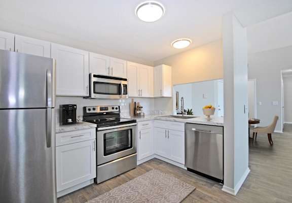 Carnegie Park apartments in Farmington Hills, MI