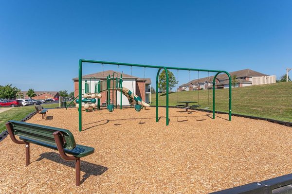Knollwood Crossing apartments in Hamilton, OH