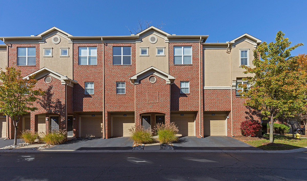 Fairlane Town Center Apartment Homes apartments in Dearborn, MI