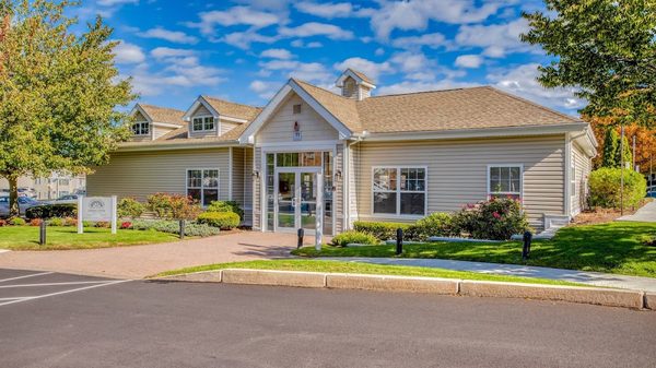 Saunders Crossing apartments