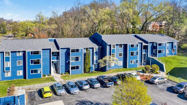 Langdon Square at Raleigh Court apartments in Roanoke, VA