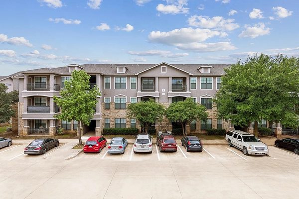 Toscana at Valley Ridge Apartments apartments in Lewisville, TX
