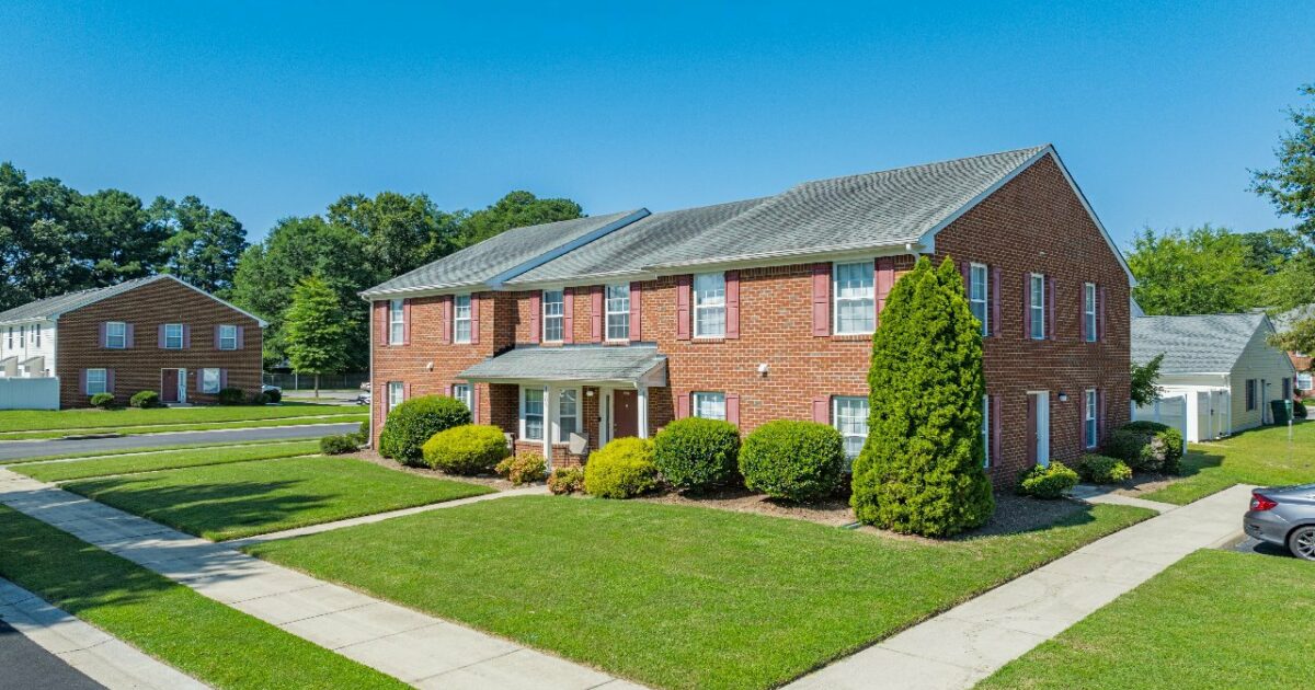 Beamon's Mill Townhomes apartments in Suffolk, VA