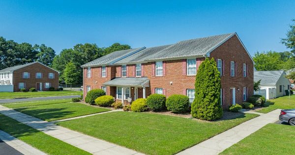 Beamon's Mill Townhomes apartments in Suffolk, VA
