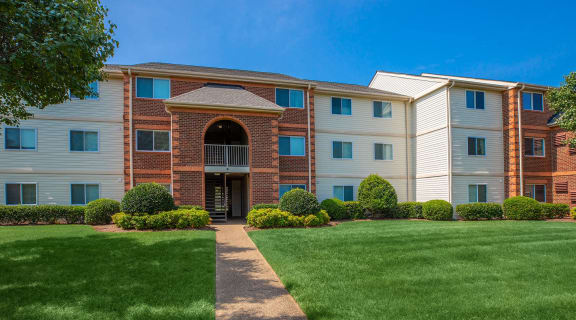 King's Landing apartments in Suffolk, VA