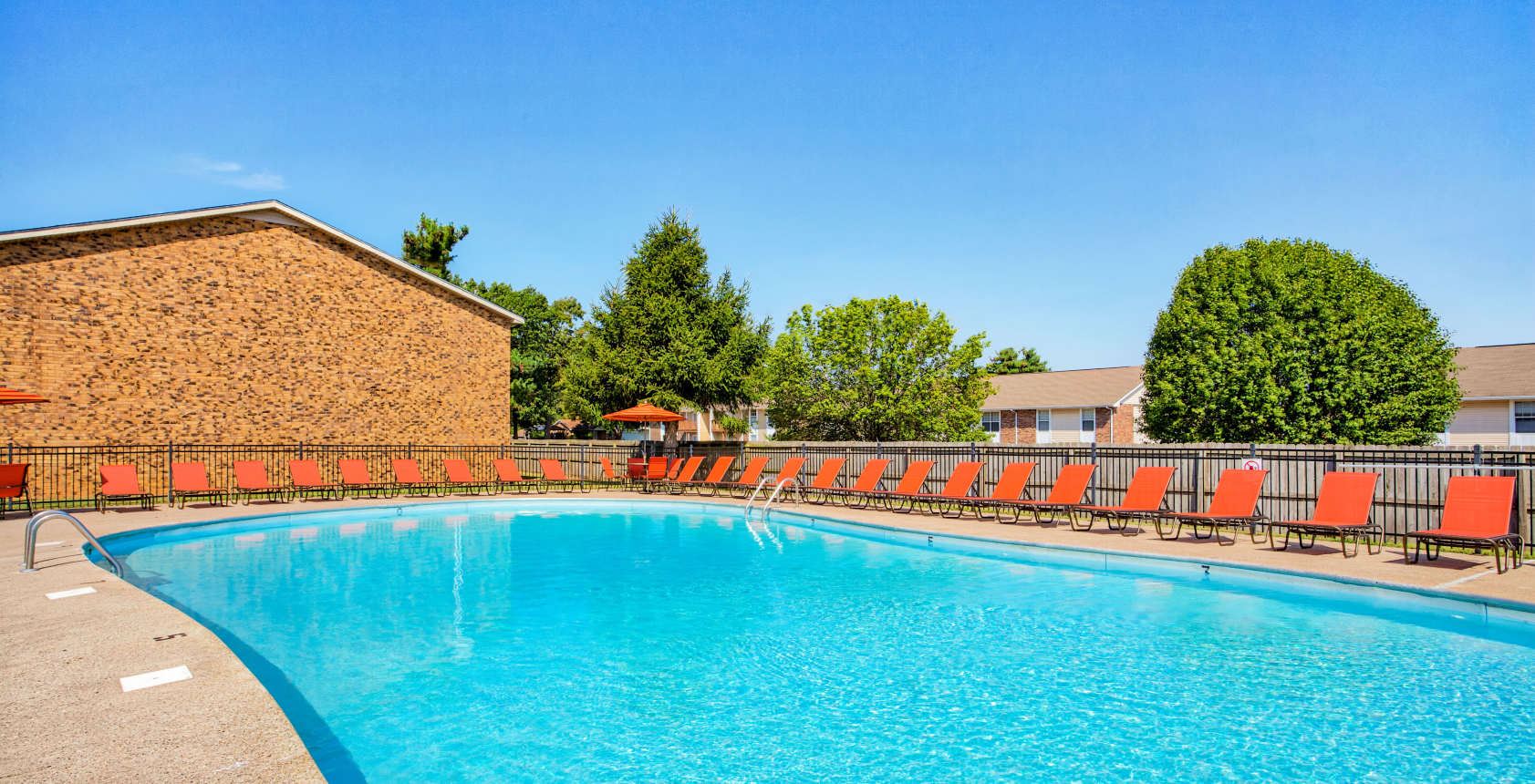 Paddock Place and The Oaks apartments in Clarksville, TN