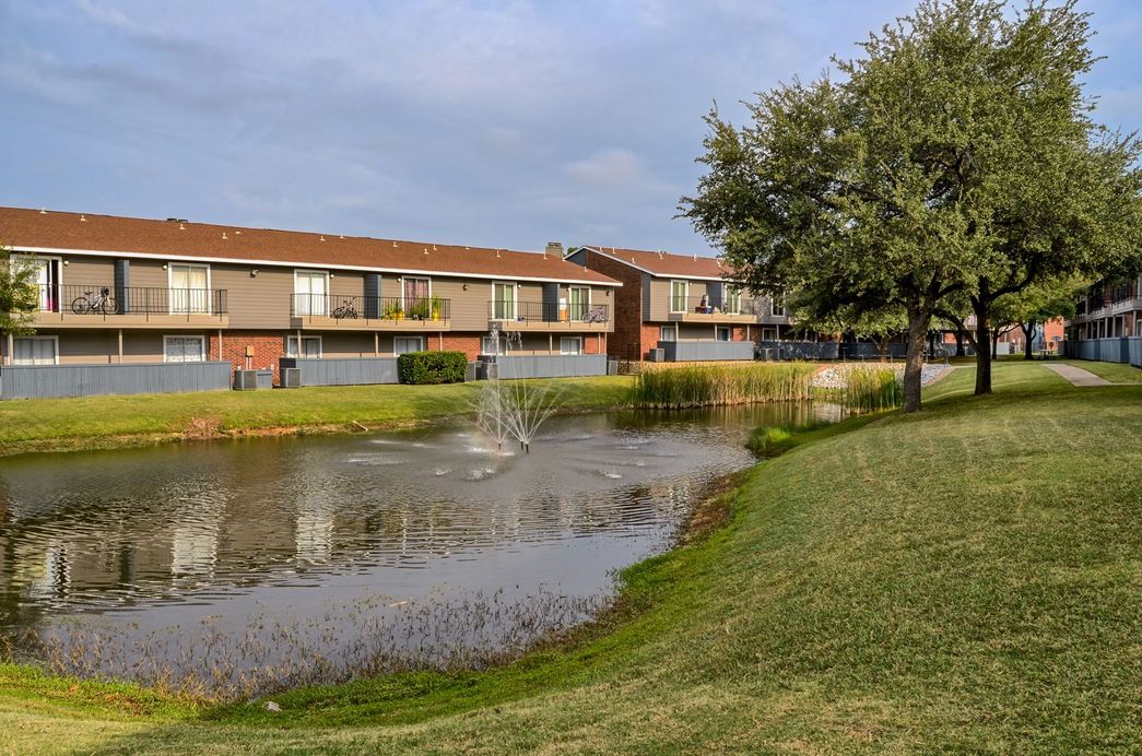Oak Tree Village Apartments apartments in Addison, TX