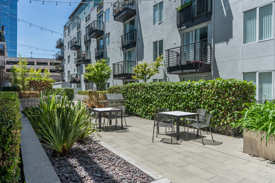 Domain Oakland apartments in Oakland CA