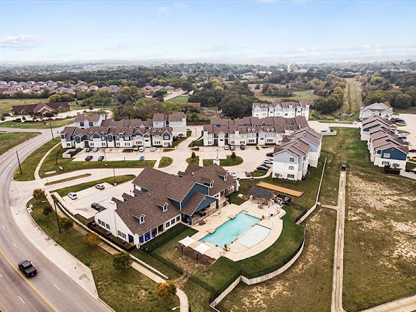 Woodlands of Denton apartments in Addison, TX