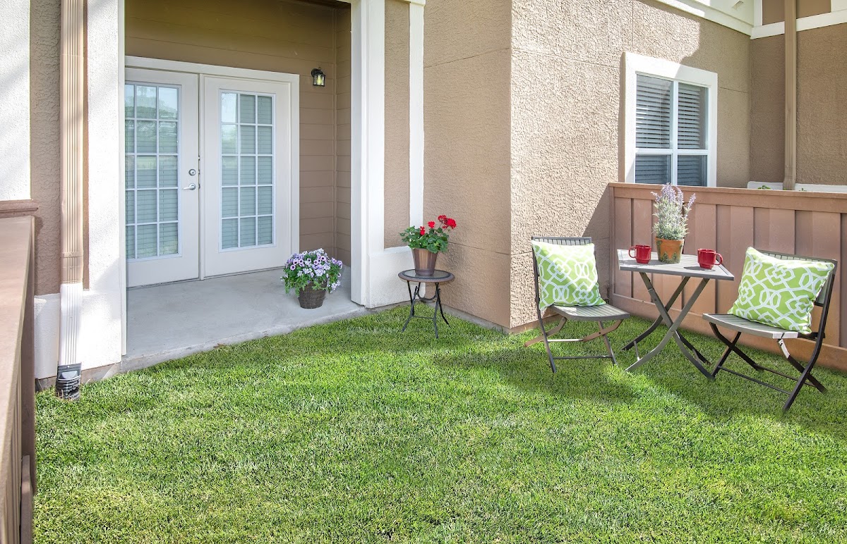 Estancia at Ridgeview Ranch apartments in Addison, TX