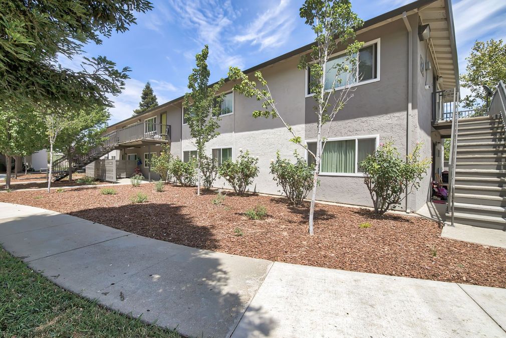 Woods Grove apartments in Antioch, CA