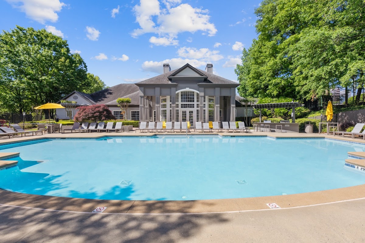 The Kinsley at Perimeter Center apartments in Atlanta, GA