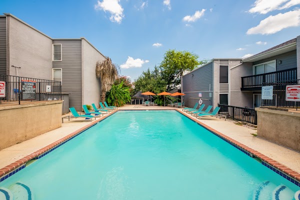Aero Riverside apartments in Austin, TX