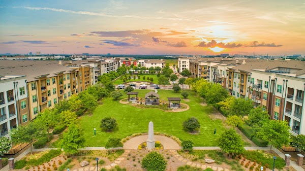 MAA Market Center apartments in Addison, TX