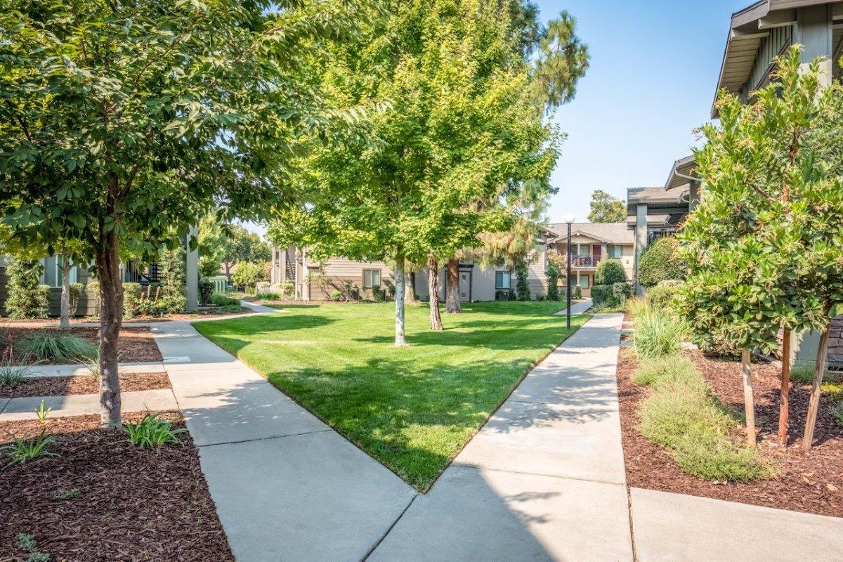 Laurel Glen apartments in Manteca, CA