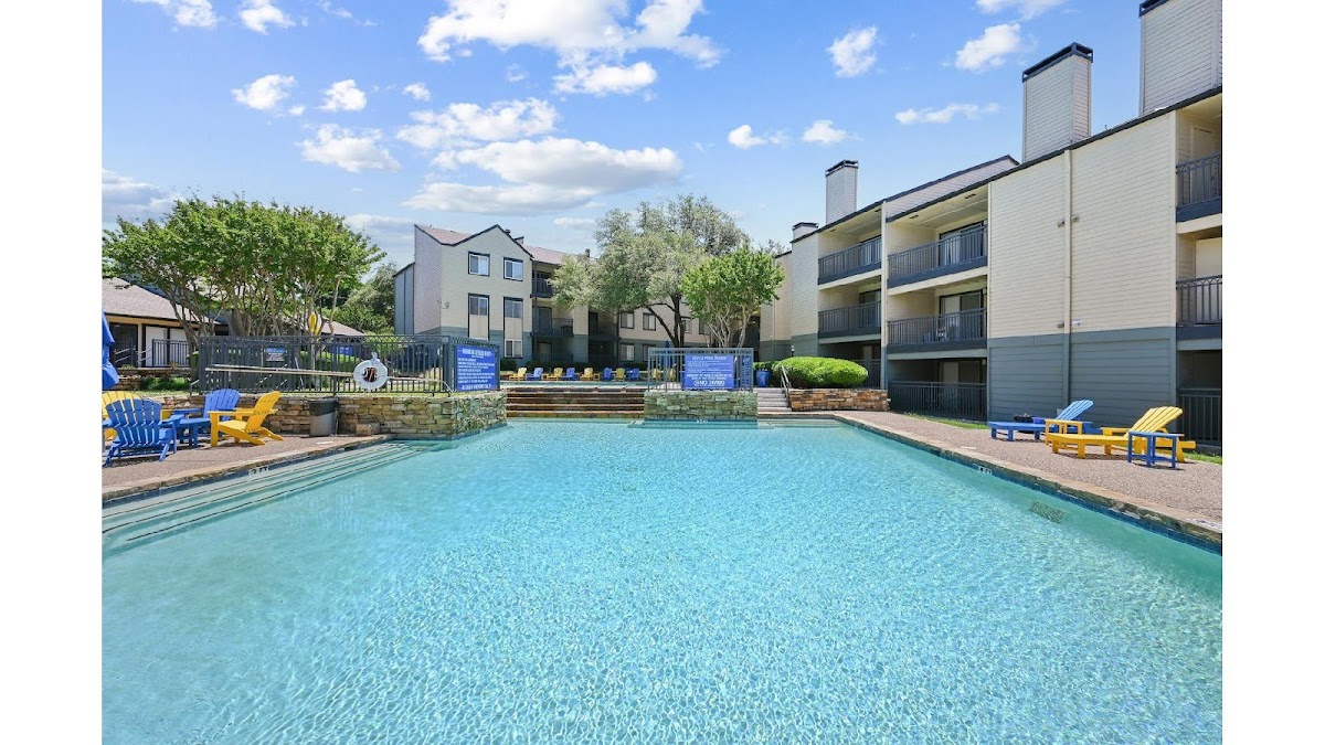 Rock Creek apartments in Addison TX
