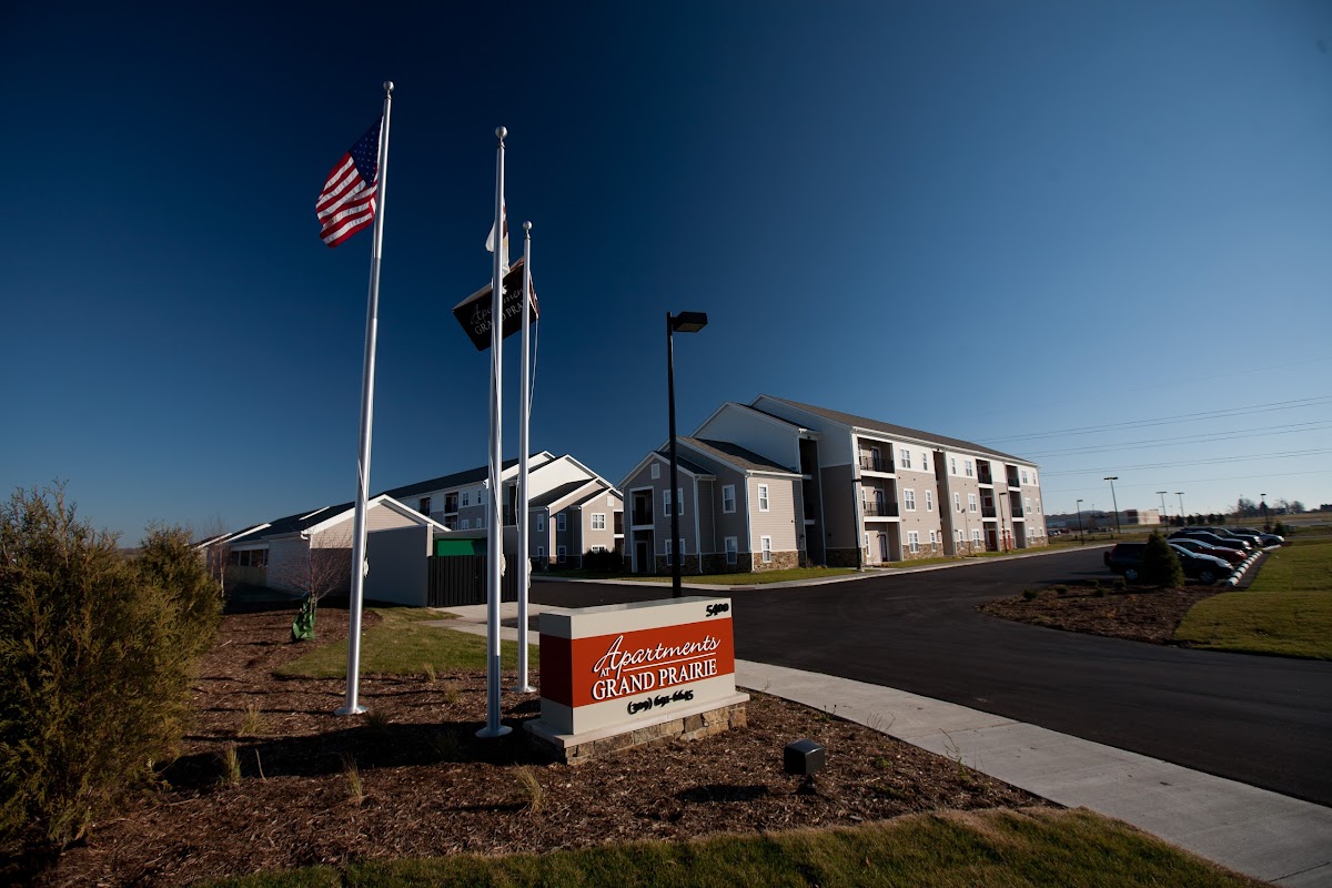 Apartments at Grand Prairie apartments in Peoria IL