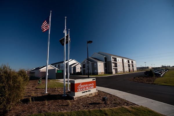 Apartments at Grand Prairie apartments in Peoria IL