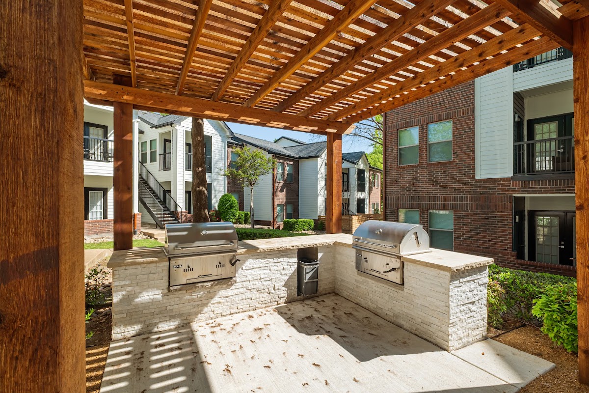 Larkin Apartment Homes apartments in Addison, TX