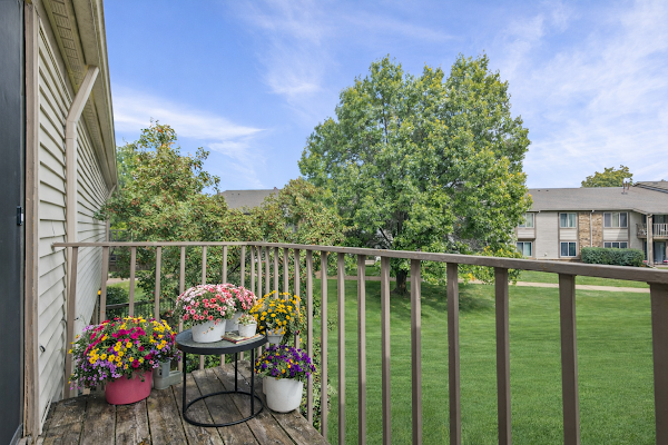 Edge at Farmington Hills apartments in Farmington Hills, MI