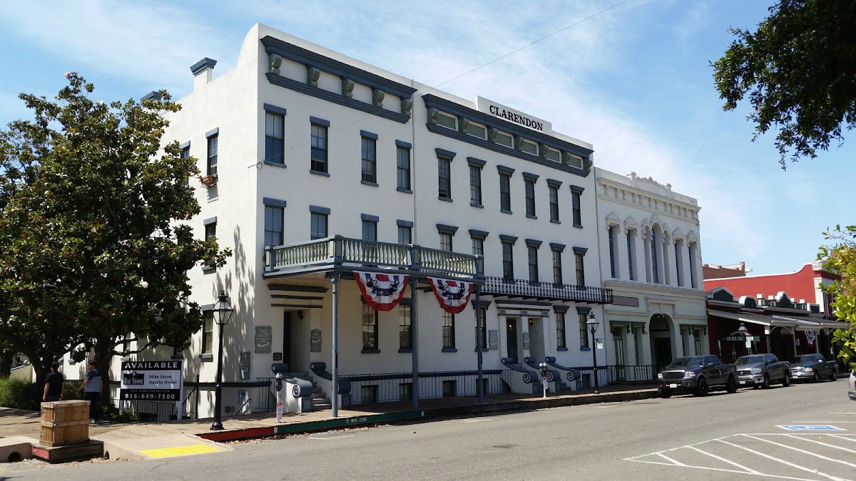 Clarendon House apartments in Sacramento CA