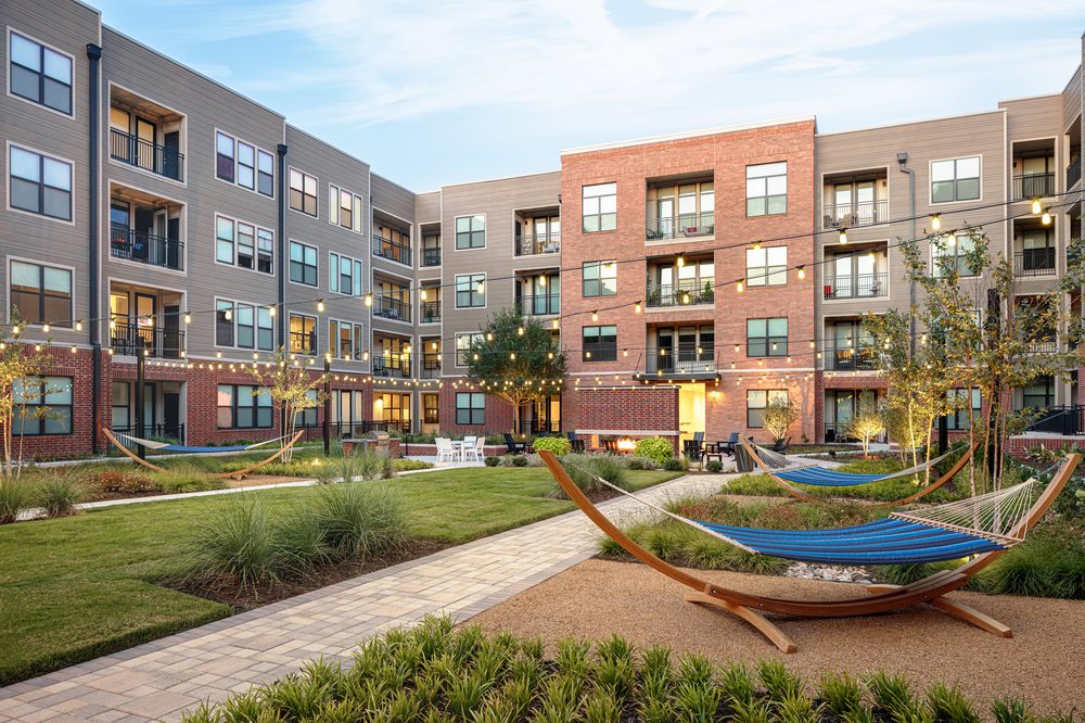 AMLI Addison apartments in Addison TX