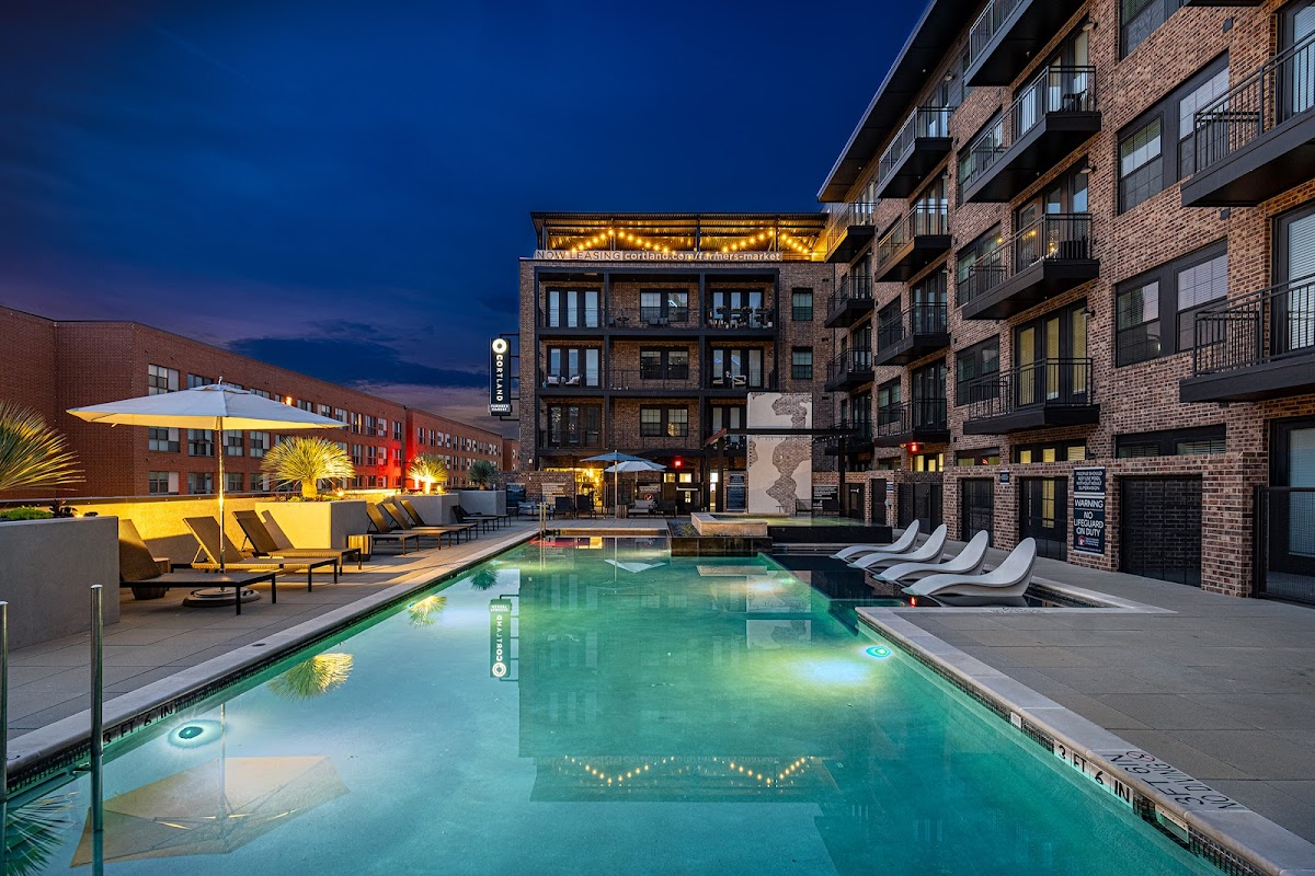 Cortland Farmers Market apartments in Dallas TX