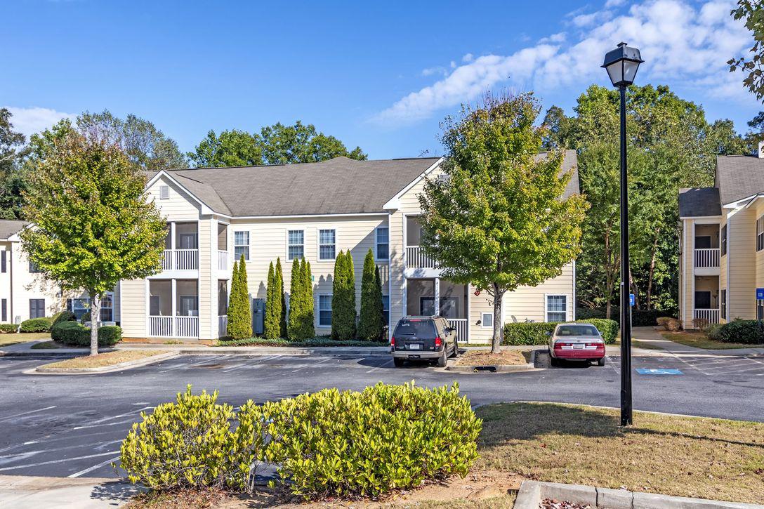 Evergreen Terrace apartments in Fairburn, GA