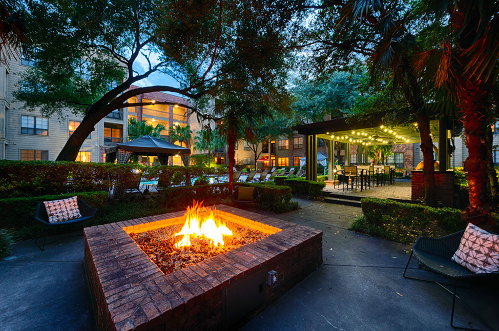 2222 Smith Street apartments in Houston TX