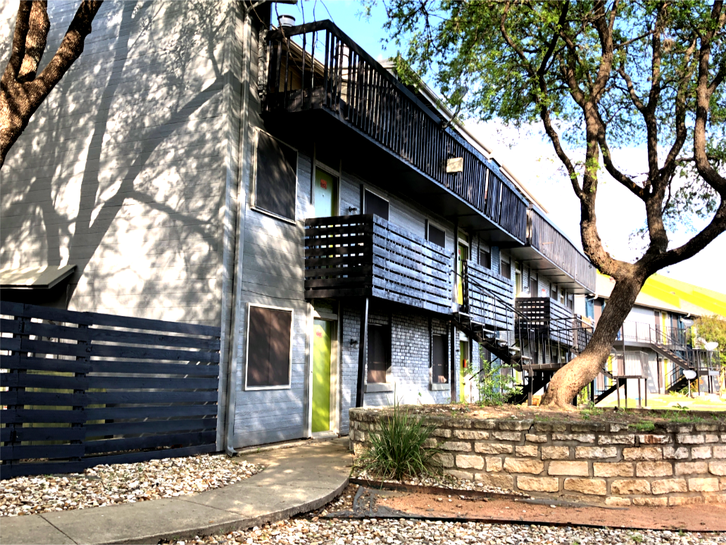 Mia Riverside apartments in Austin TX