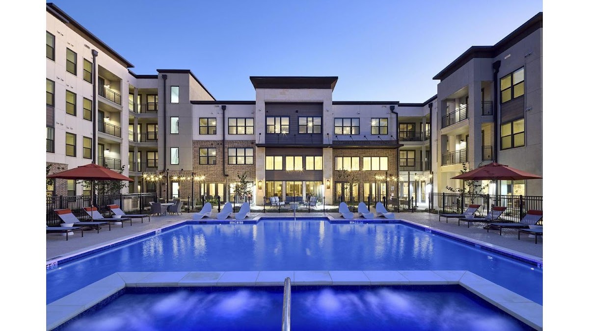 Avenida Carrollton apartments in Carrollton TX