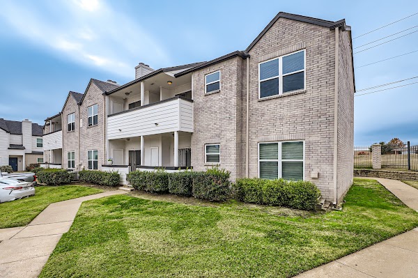 The Tallows Apartments apartments in Addison TX