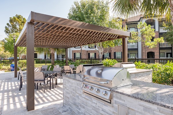 Cortland League City apartments in League City, TX