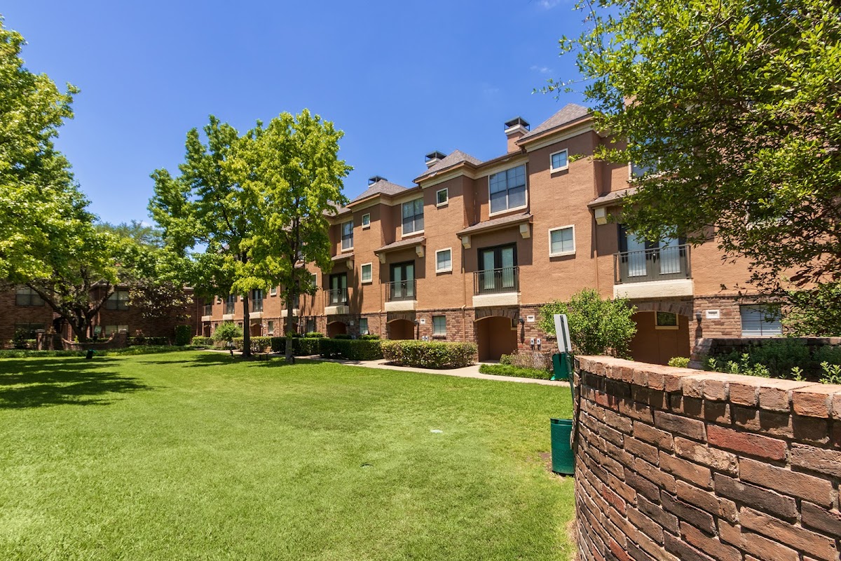 The Brownstones apartments in Addison TX