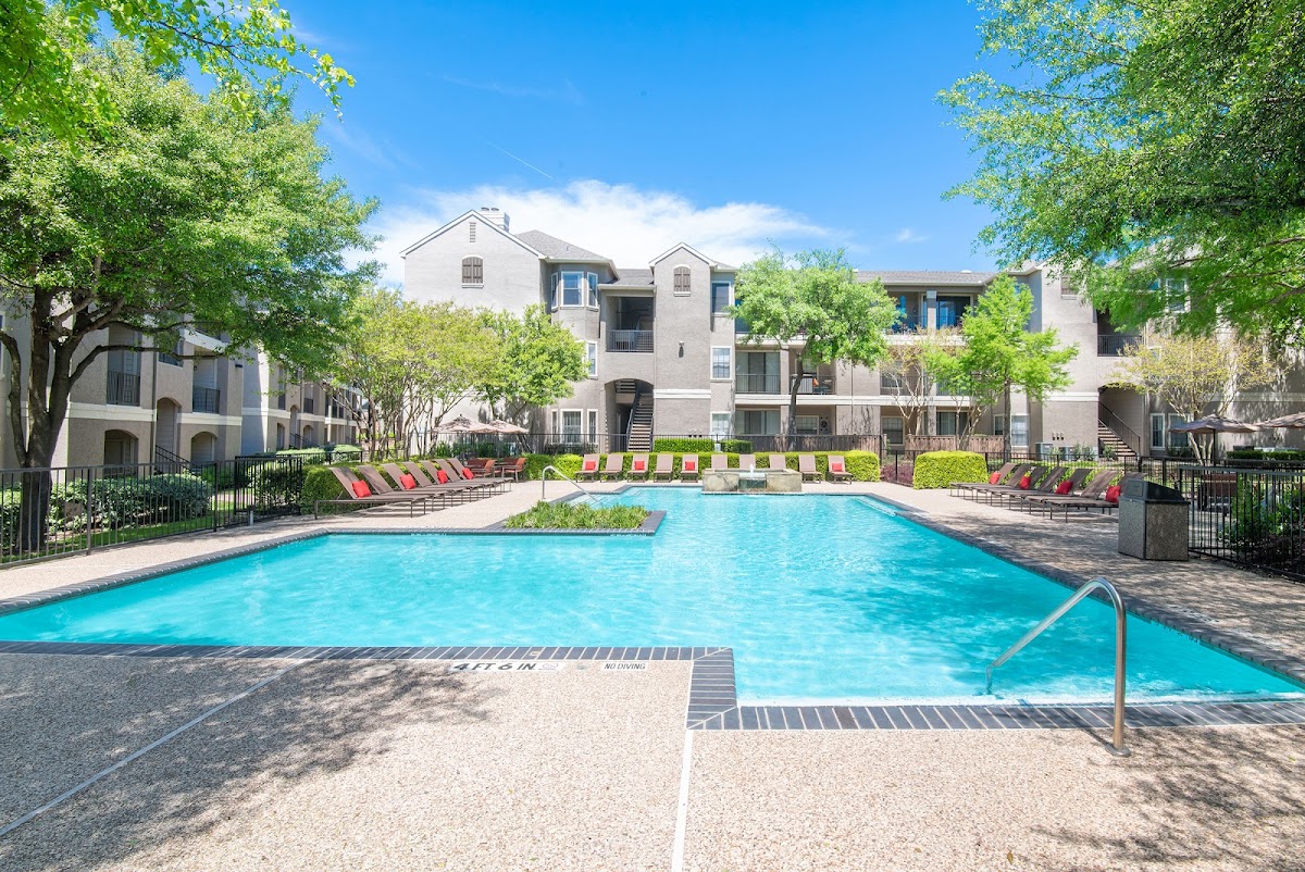 Briargrove at Vail apartments in Addison TX