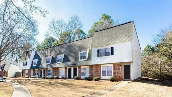 Chelsea Place apartments in Lithonia, GA