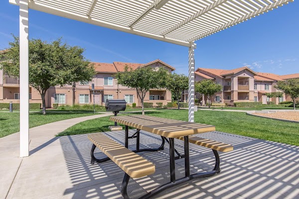 Centennial Place apartments in Hanford, CA