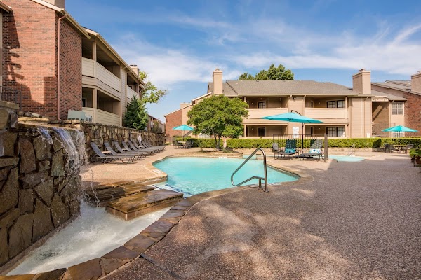 Ashwood Park Apartments apartments in Addison, TX