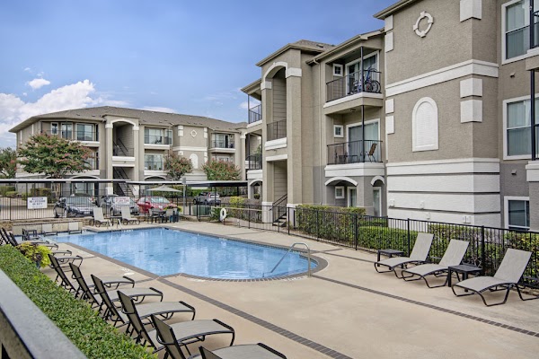 Vail Quarters apartments in Addison TX
